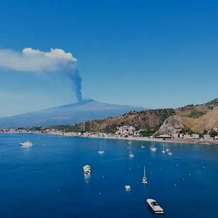 Like At Daire Giardini Naxos